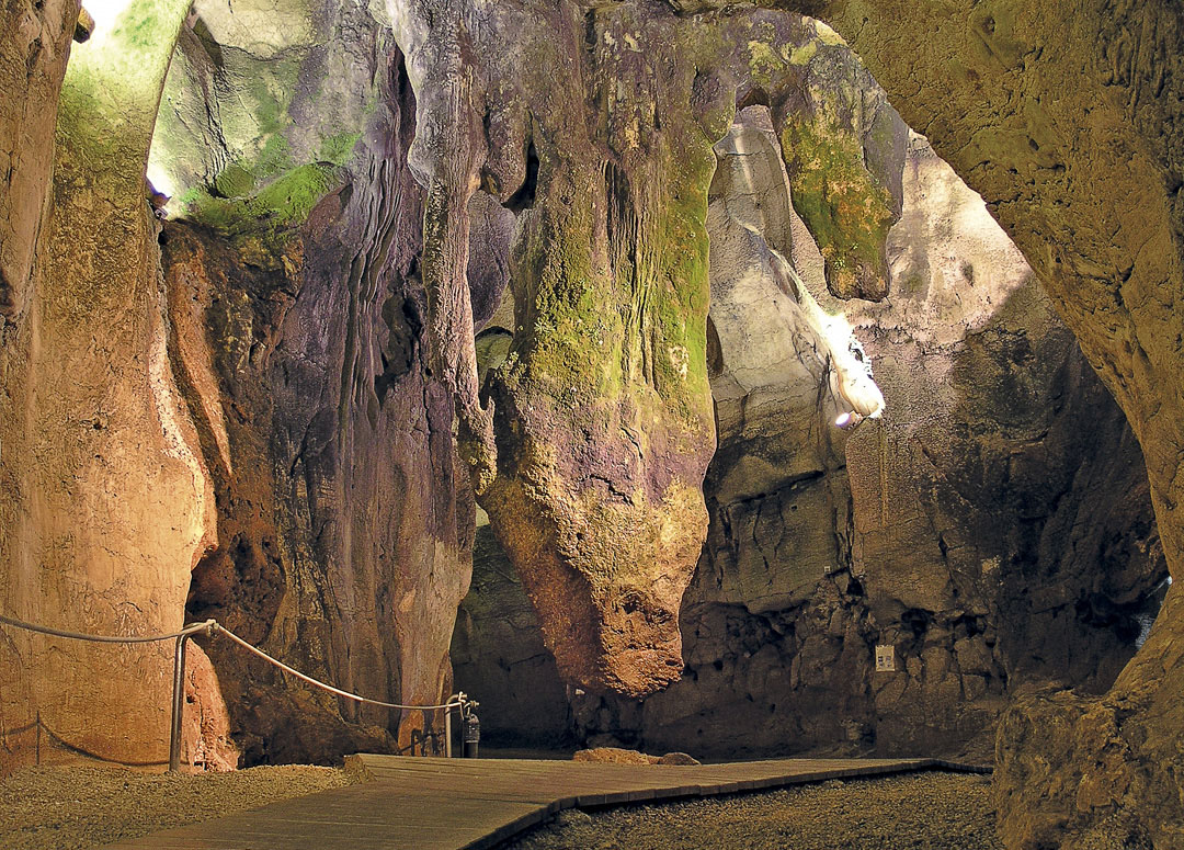 Calaveras Cave